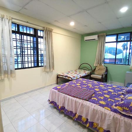 Cosy Homestay Ulu Tiram Ngoại thất bức ảnh