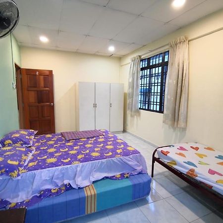 Cosy Homestay Ulu Tiram Ngoại thất bức ảnh