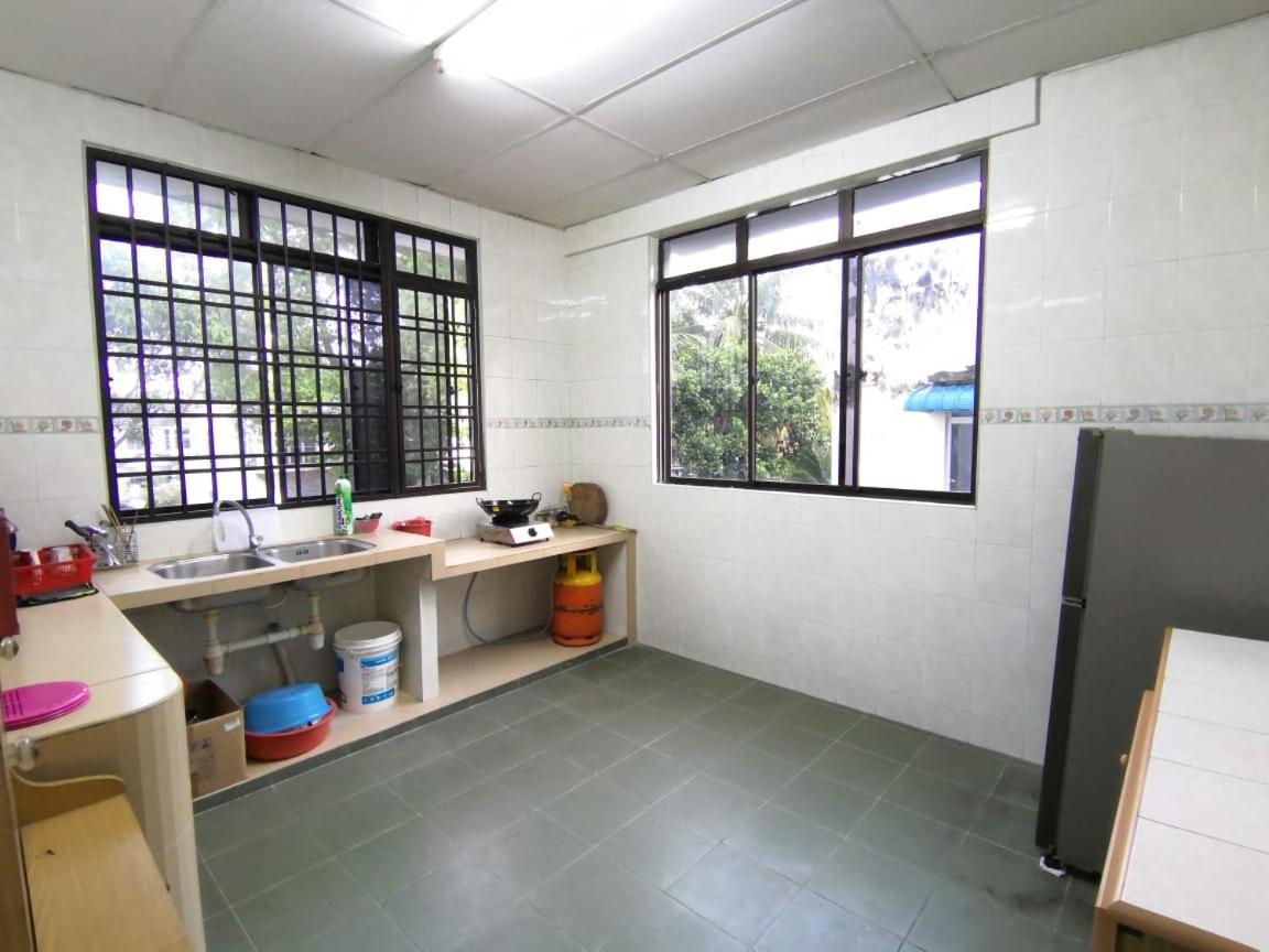 Cosy Homestay Ulu Tiram Ngoại thất bức ảnh